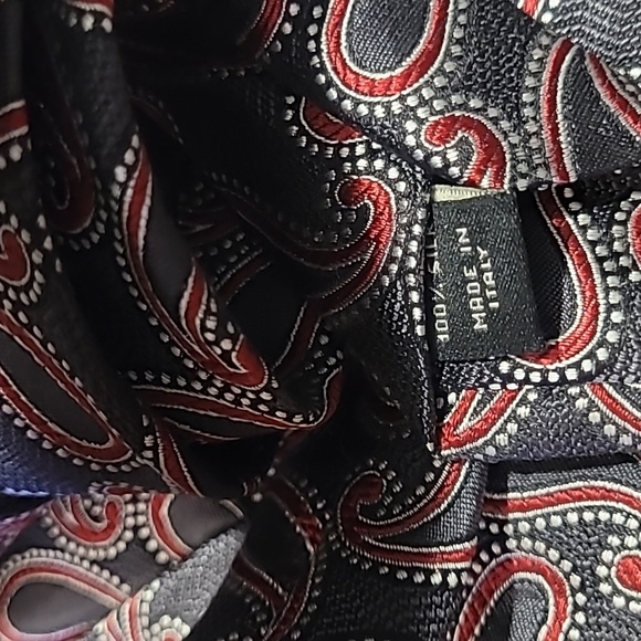 Jos A Bank Gray Paisley silk tie - Picture 3 of 3